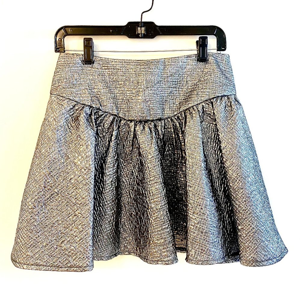 DO+BE SILVER METALLIC HIGH WAISTED FLARE RUFFLE PLEAT SKIRT